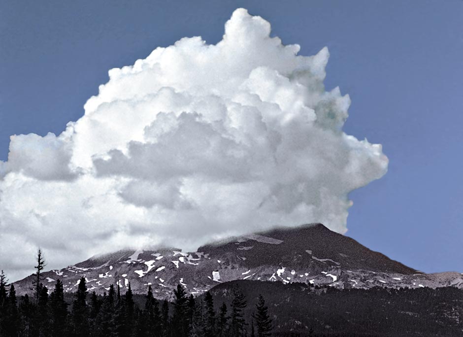 Giant cloud over Mt Bachelor, Bend Oregon