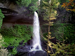 Close view of North Falls on Silver Creek in Silver Falls State Park
