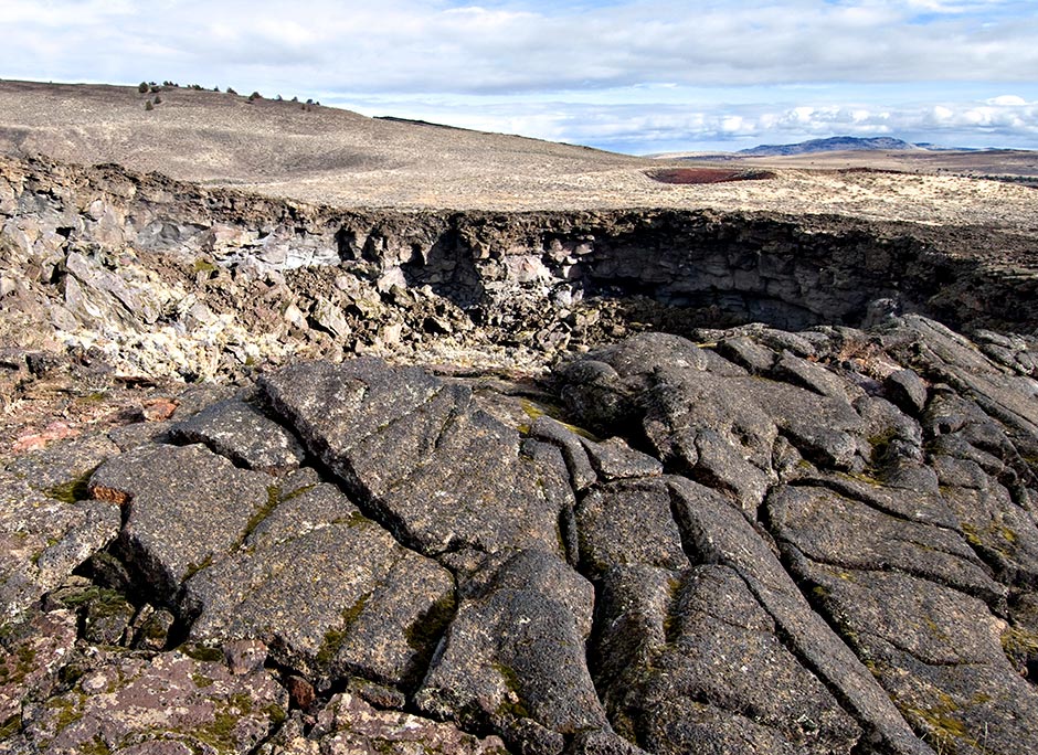 Oregon Basin Range- Diamond  Craters Volcanic Field; pahoehoe area