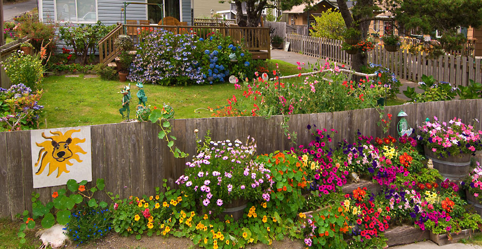 The character of the residents of Neskowin is typified by abundant flowers