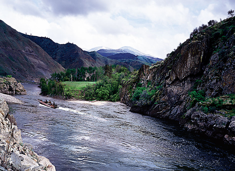 Salmon River in Idaho with boaters