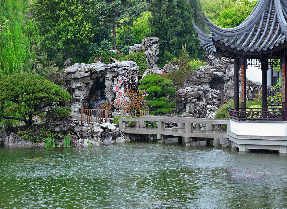 Pounding Spring Rain-Moon Locking Pavilion - Lan Su Chinese Garden