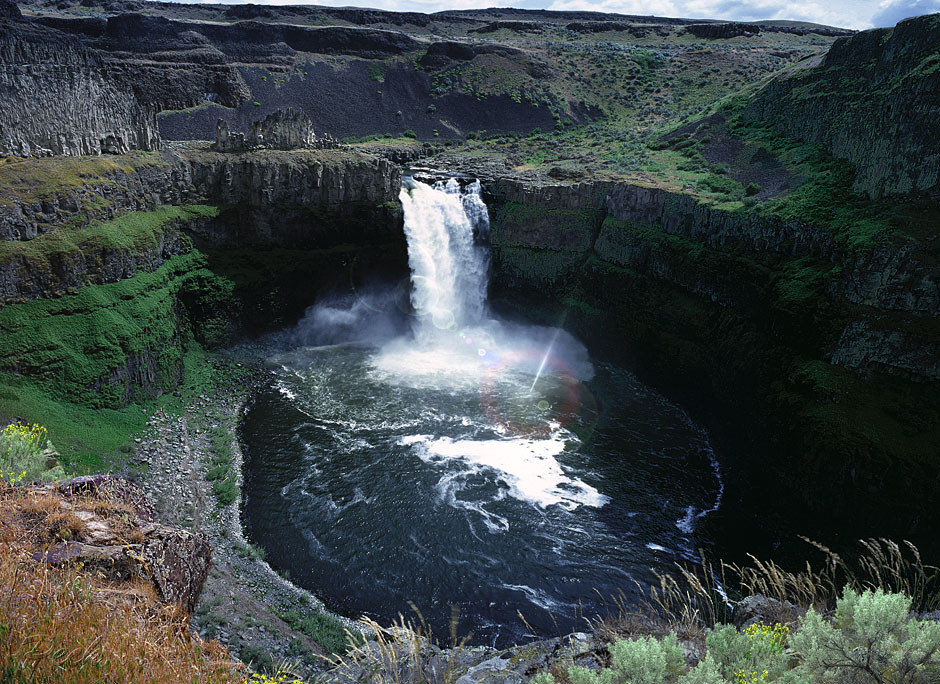 Buy this Palouse Falls Rainbow sparkle light (West on Hwy 261) North of Dayton photograph